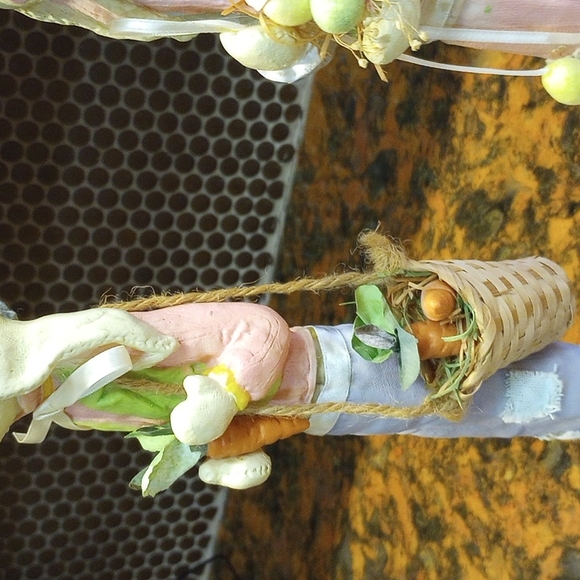 Easter Bunny Couple - Picture 4 of 5